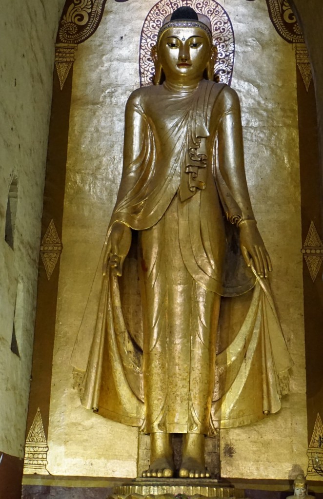 Alter Buddha im Ananda-Tempel von 1100